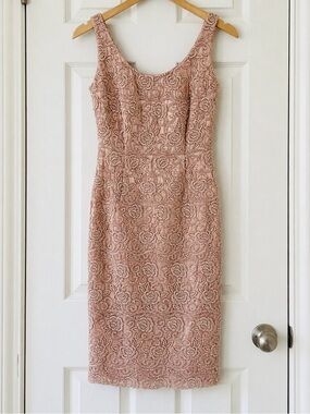 Carmen Marc Valvo Vintage 1990s Dusty Rose Beaded Lace Cocktail Dress Size 4